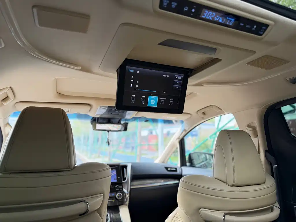 Toyota Vellfire — миниатюра 13
