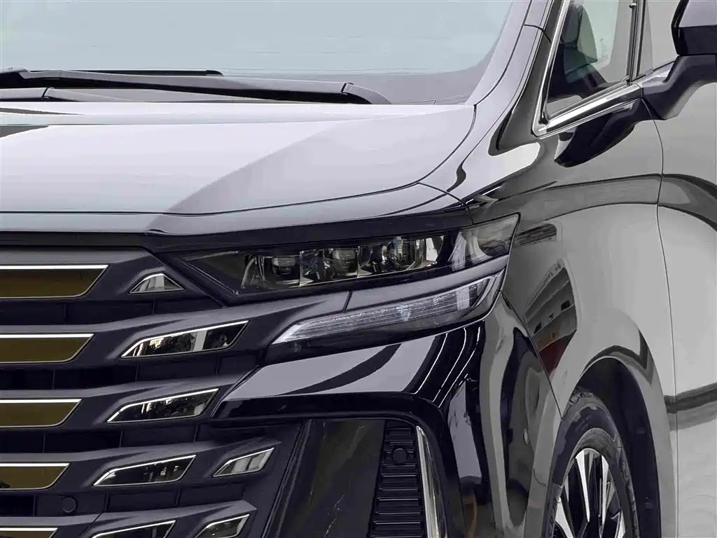 Toyota Vellfire — миниатюра 3