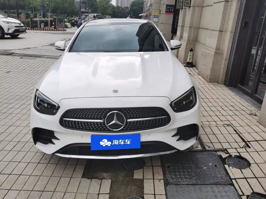 Mercedes-Benz E-Class — миниатюра 2