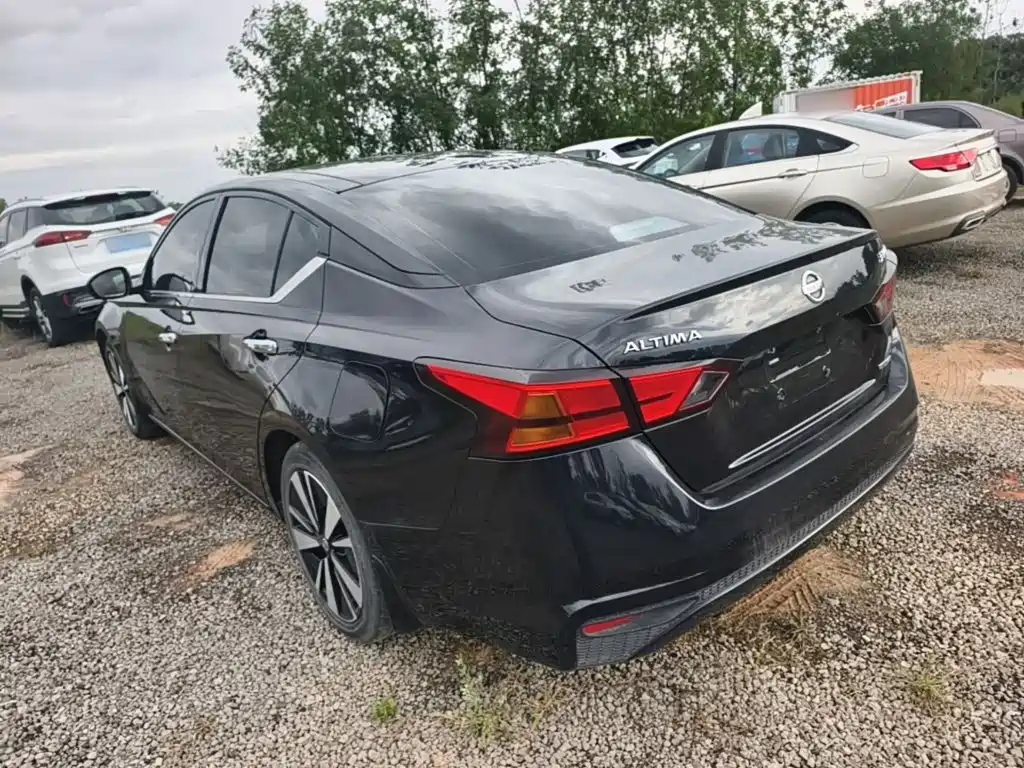 Nissan Teana — миниатюра 5
