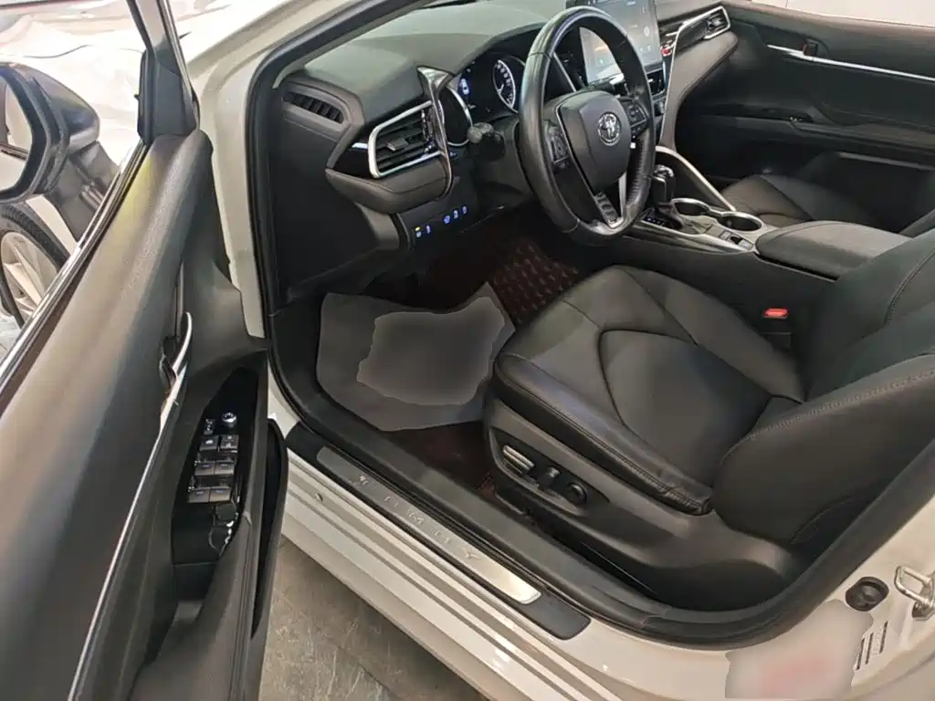 Toyota Camry — миниатюра 16