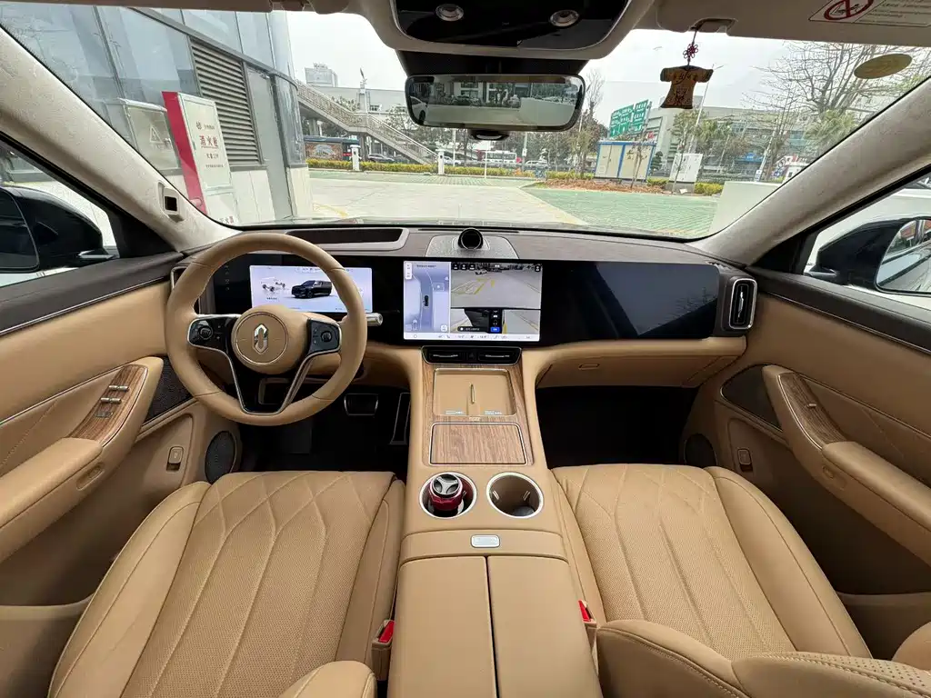 AITO ASK THE WORLD M8