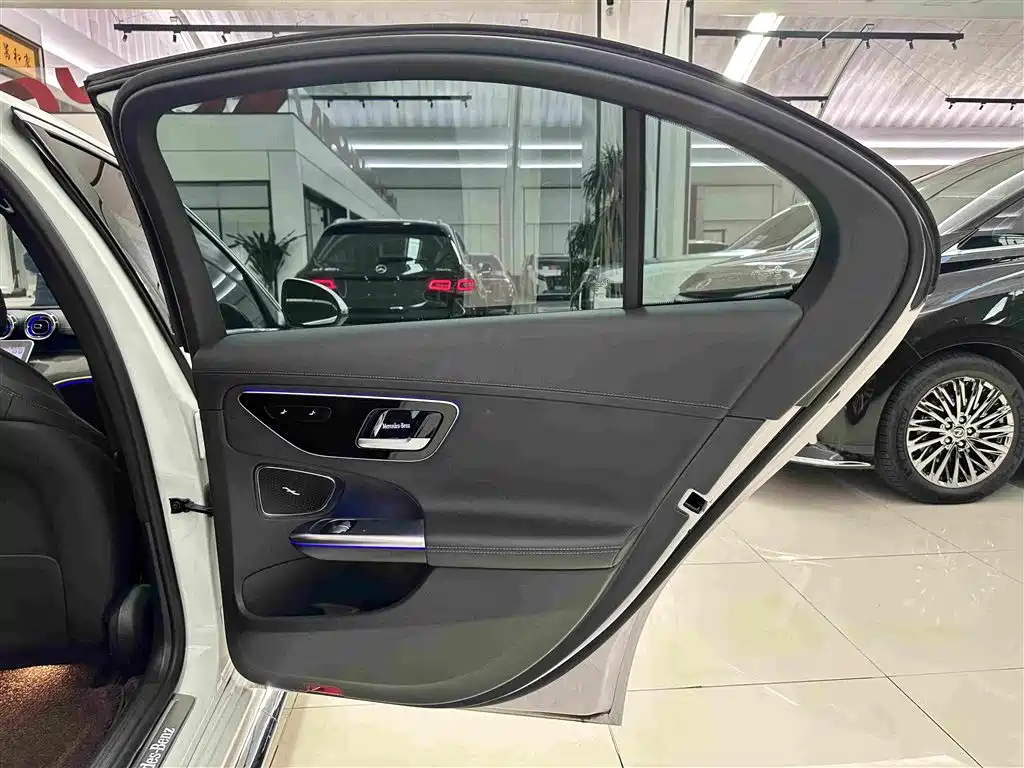 Mercedes-Benz C-Class — миниатюра 30