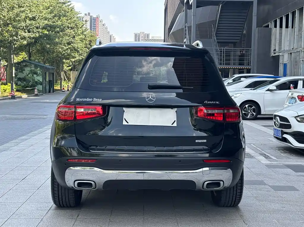 MERCEDES-BENZ  GLB
