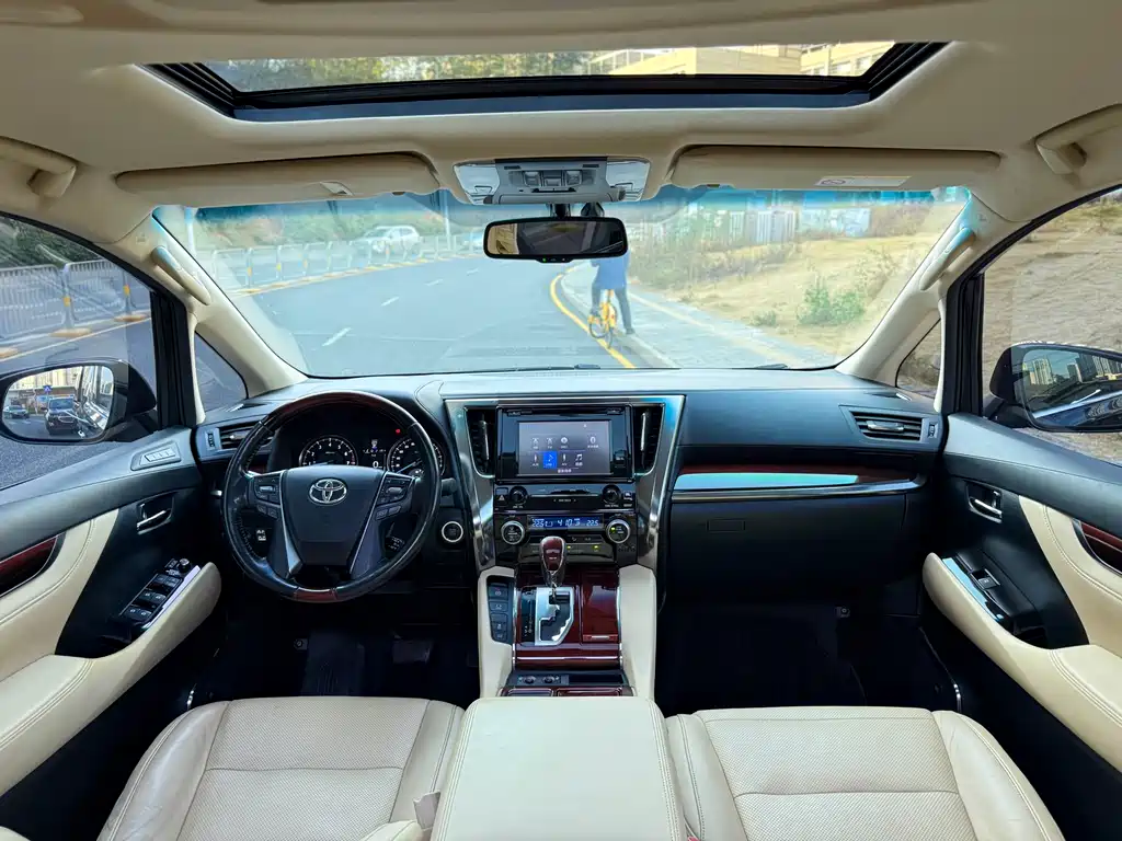 Toyota Alphard 2015 3.5L Luxury
