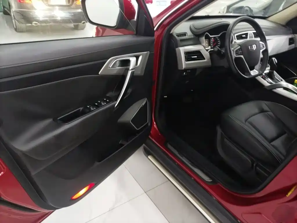 Geely Boyue — миниатюра 16