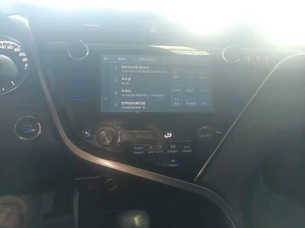 Toyota Camry — миниатюра 18