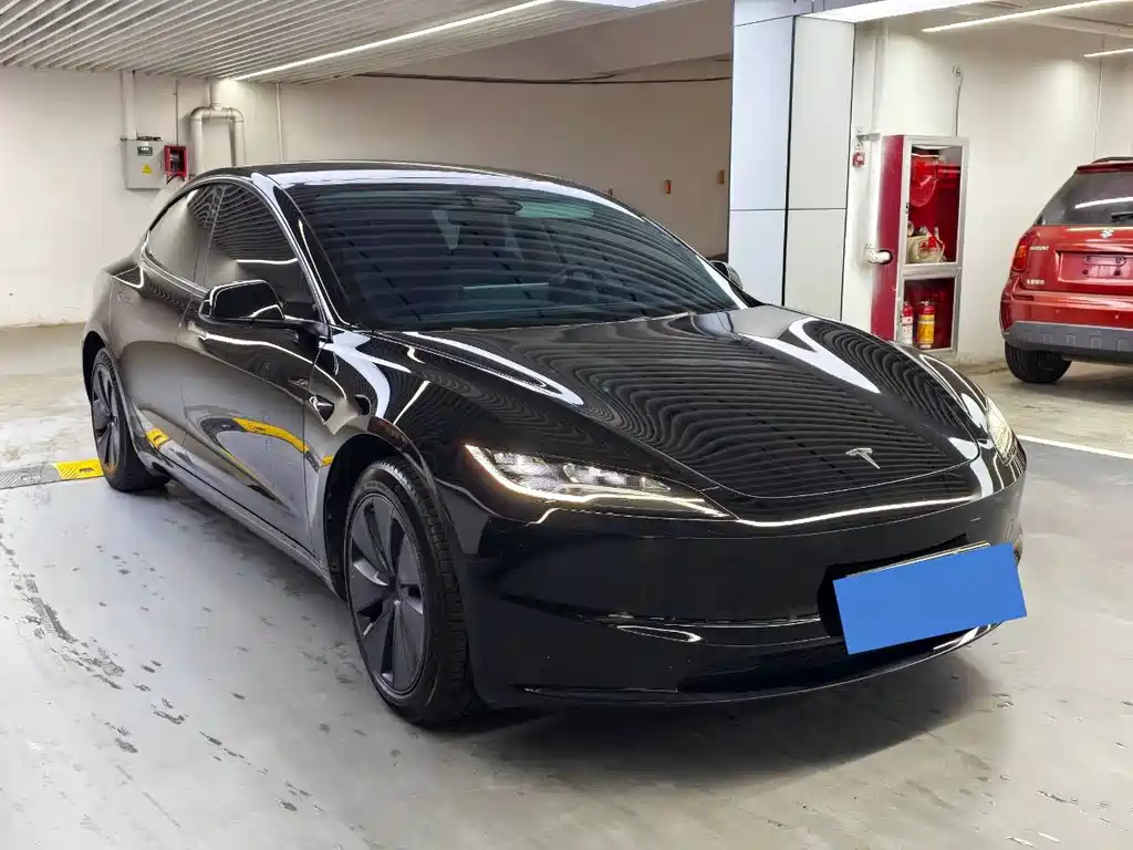 Tesla Model 3 — миниатюра 2
