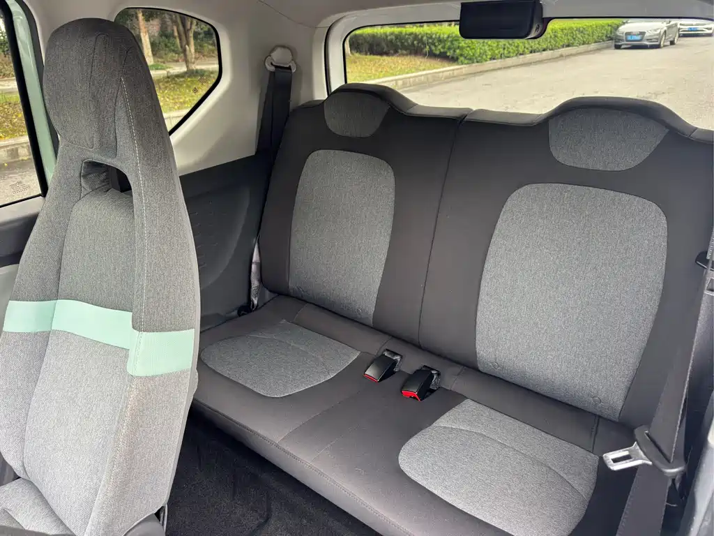 Wuling MINIEV — миниатюра 10