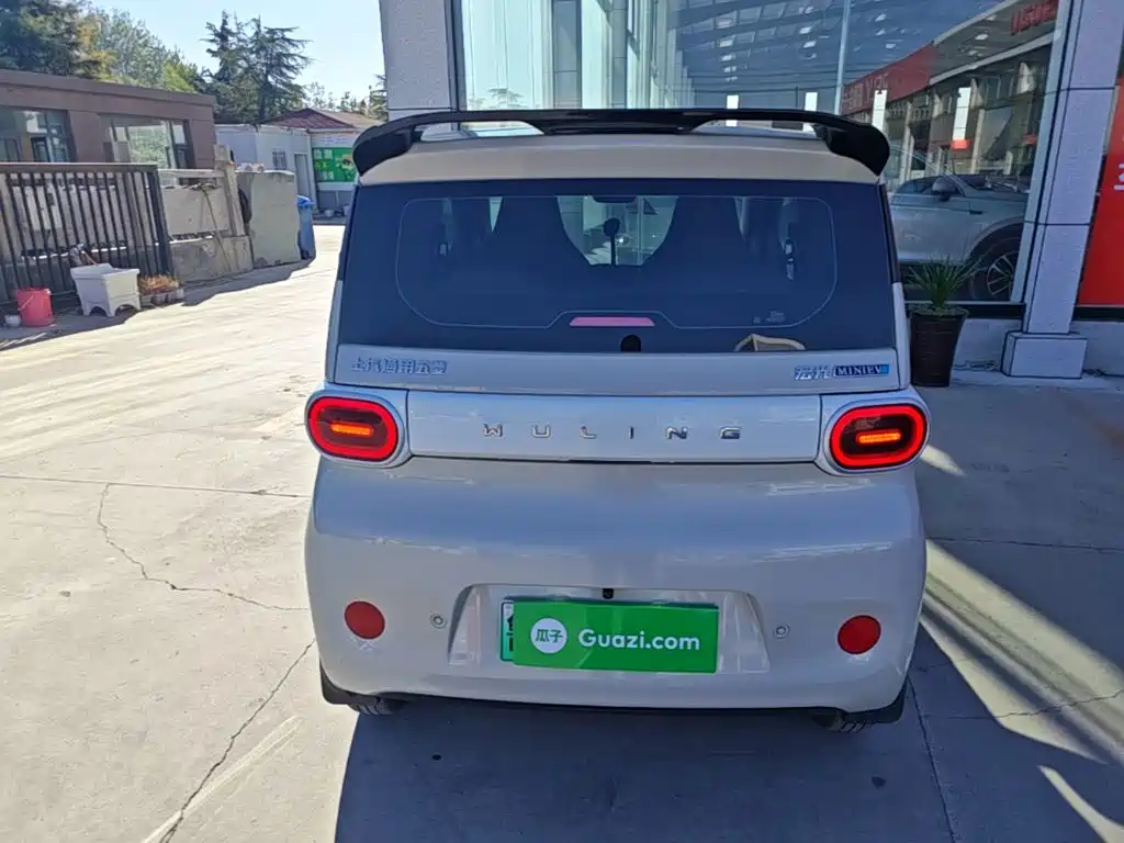 Wuling MINIEV — миниатюра 6