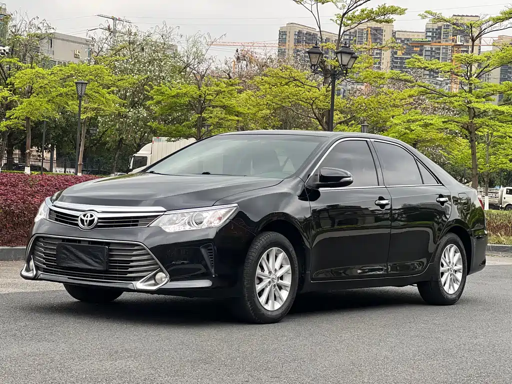 TOYOTA CAMRY