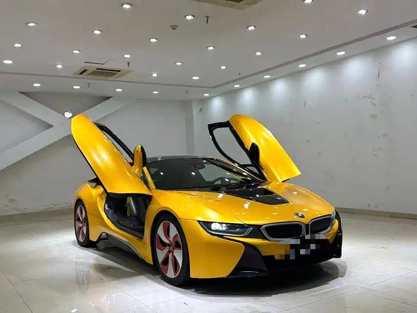 BMW I8