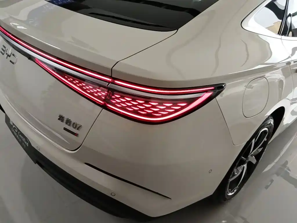 BYD Seal 07 DM-i — миниатюра 8