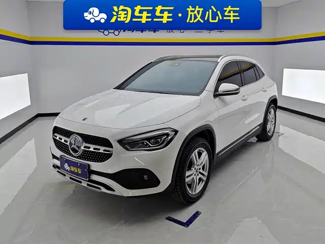 MERCEDES-BENZ GLA