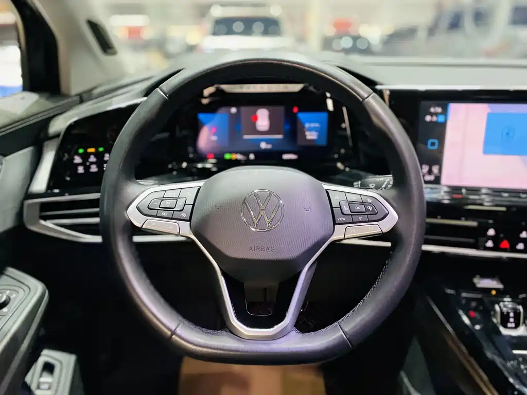 Volkswagen Viloran 2022 530TSI Flagship Pro 6 мест