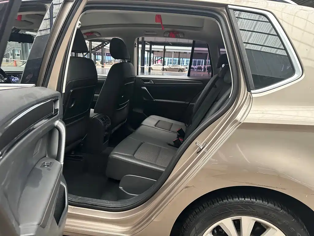 Volkswagen Golf Sportsvan — миниатюра 9
