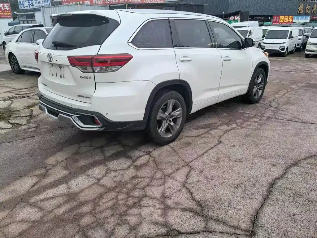 Toyota Highlander — миниатюра 9