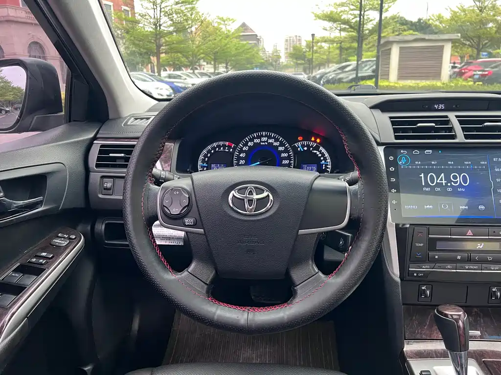 TOYOTA CAMRY