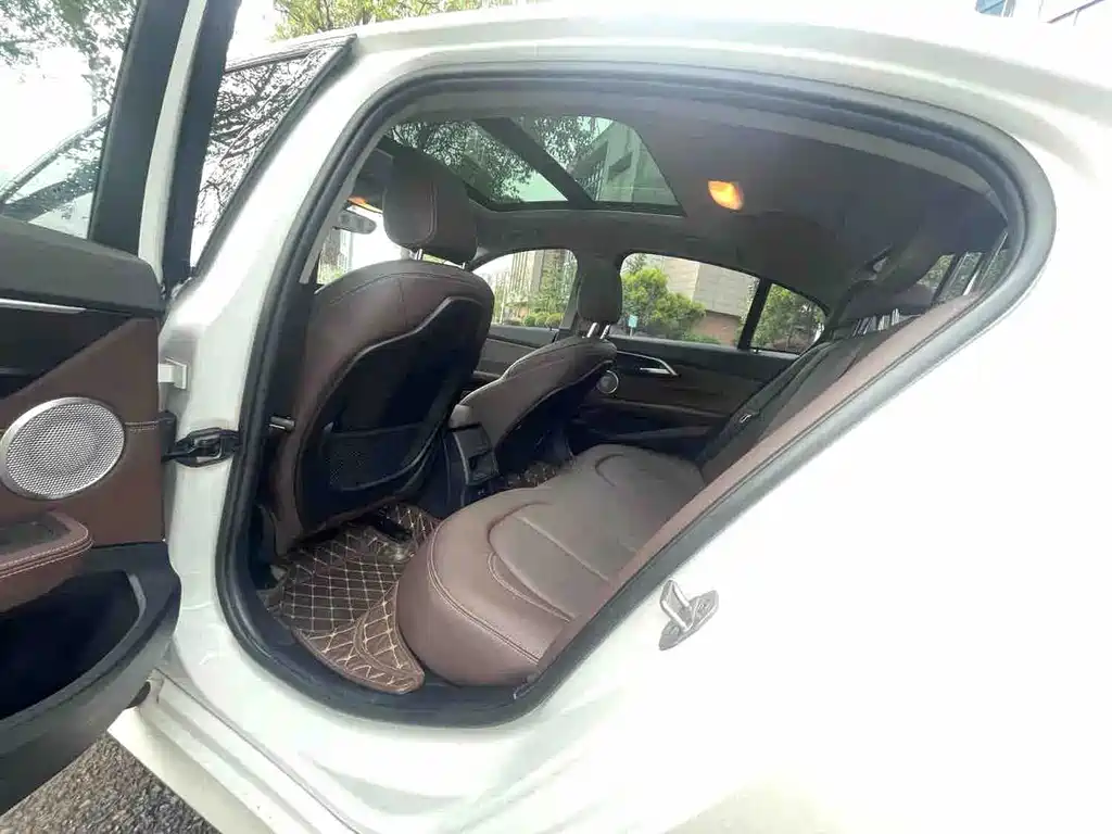 BMW 1 Series — миниатюра 8