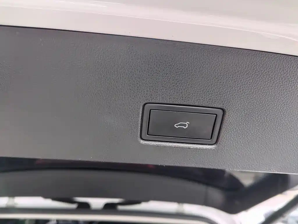 VOLKSWAGEN T ROC EXPLORING SONGS