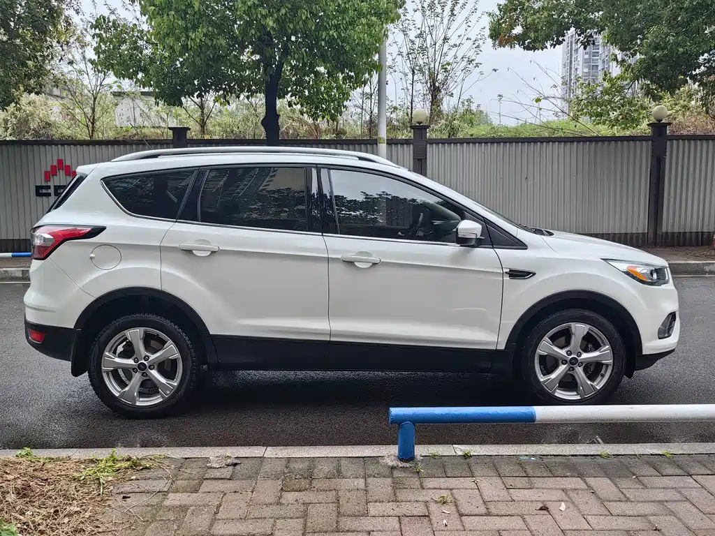 Ford Kuga — миниатюра 4