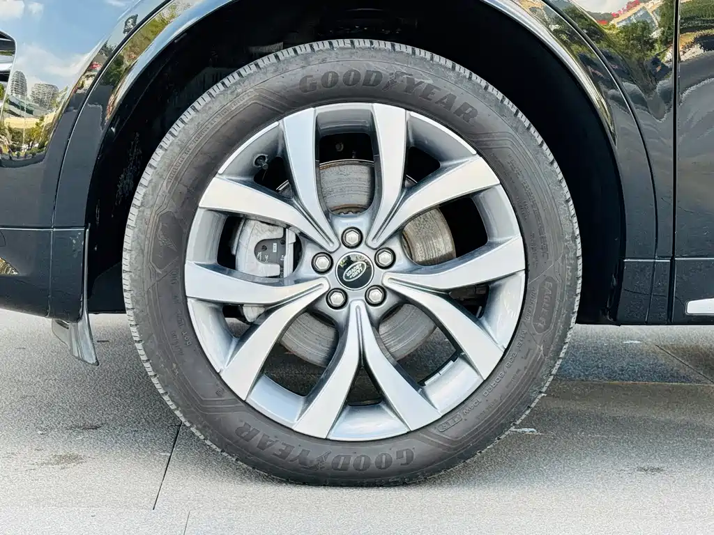 Land Rover Discovery Sport — миниатюра 9