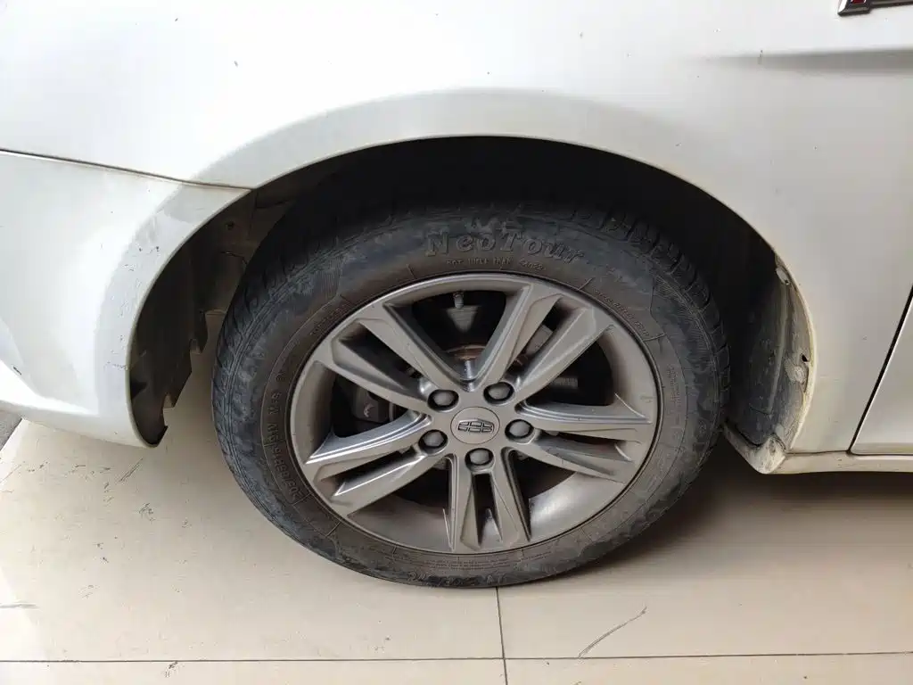 Geely Emgrand — миниатюра 23