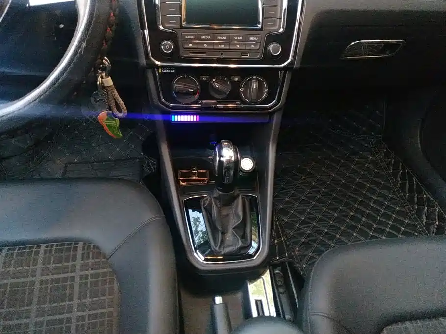 Volkswagen Jetta — миниатюра 16