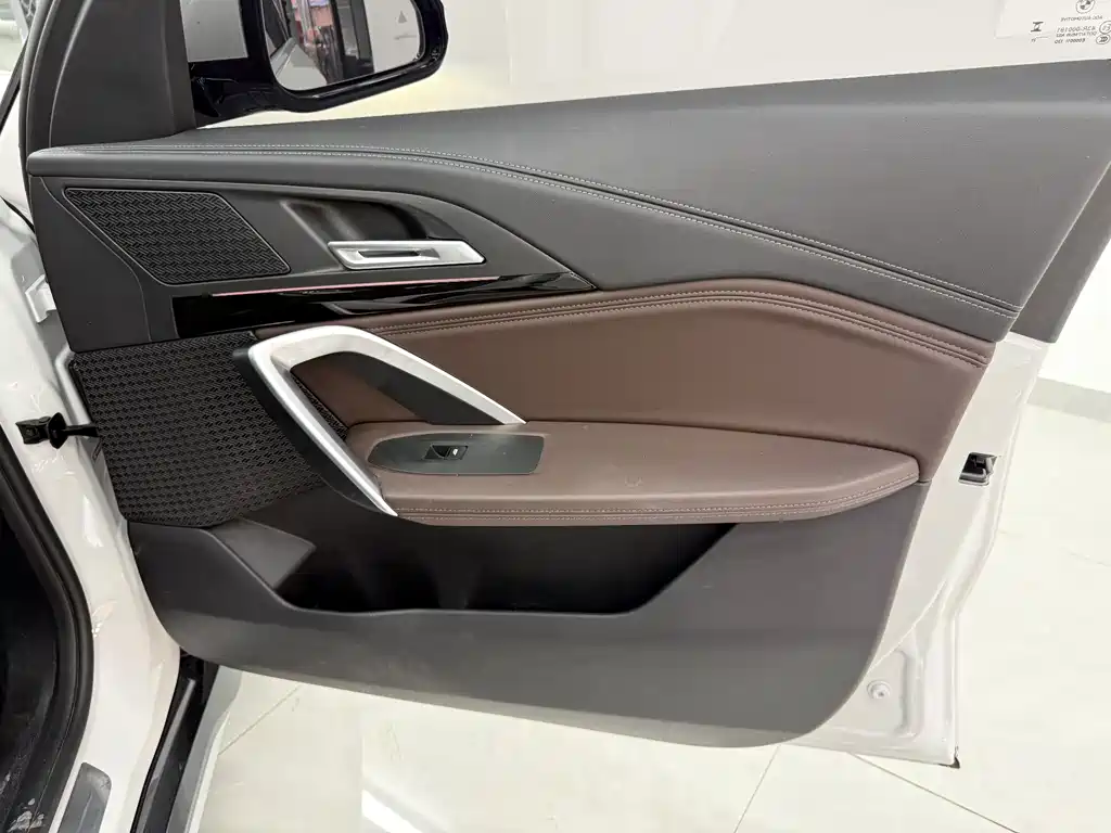 BMW iX1 — миниатюра 17