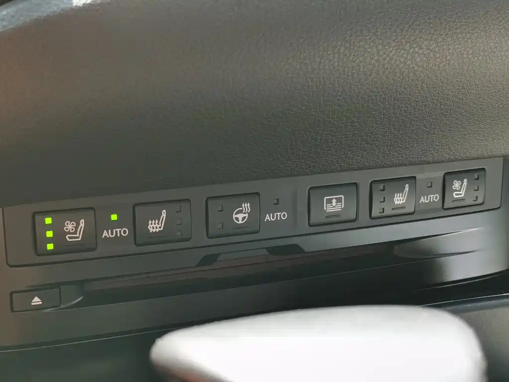 Lexus ES — миниатюра 22