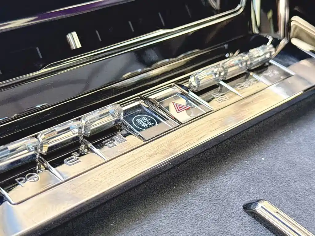 Denza Denza Z9 — миниатюра 15