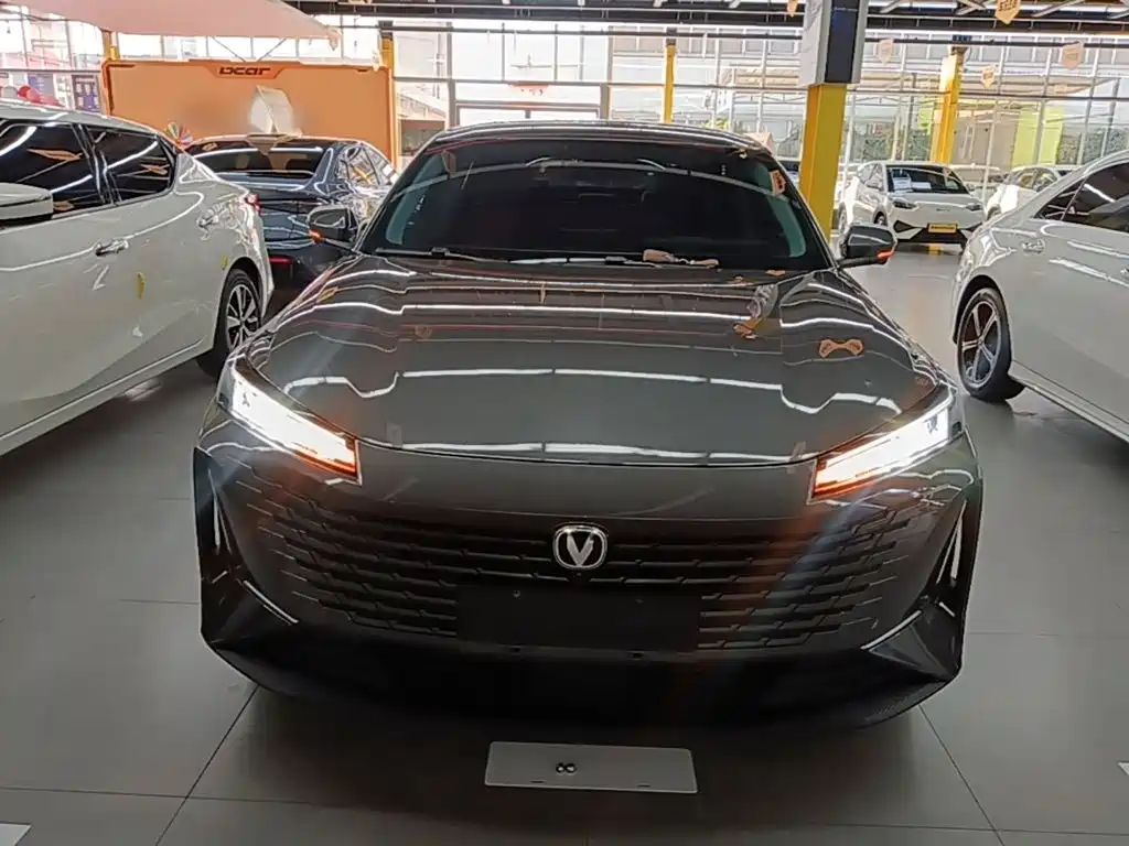 Changan Yida — миниатюра 3