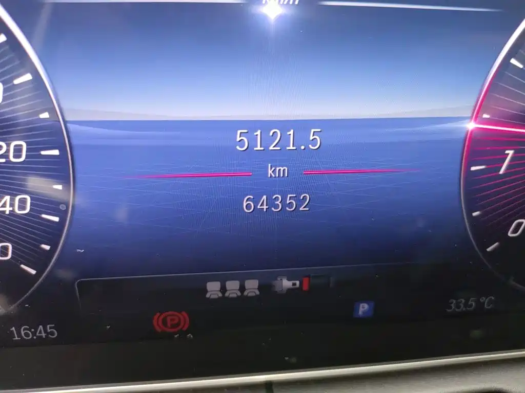 Mercedes-Benz C-Class — миниатюра 13