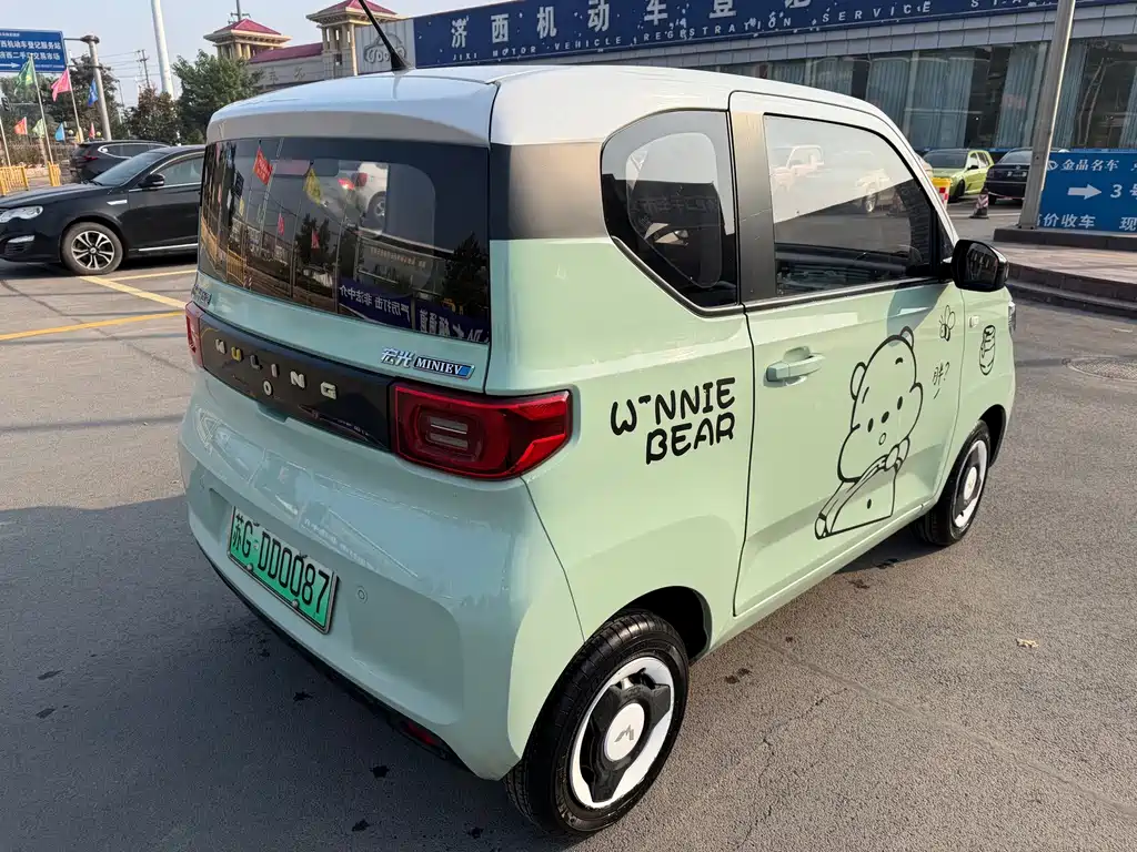Wuling MINIEV — миниатюра 6