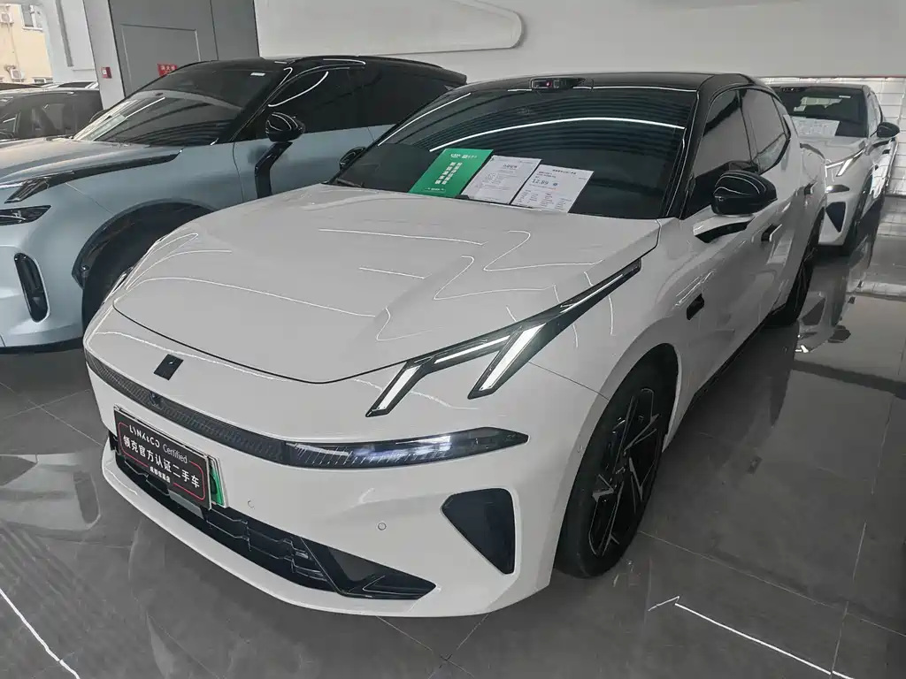 Lynk & Co 07 EM-P