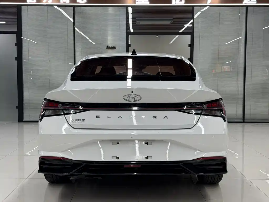 Hyundai Elantra — миниатюра 20