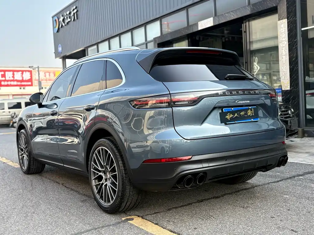 PORSCHE CAYENNE