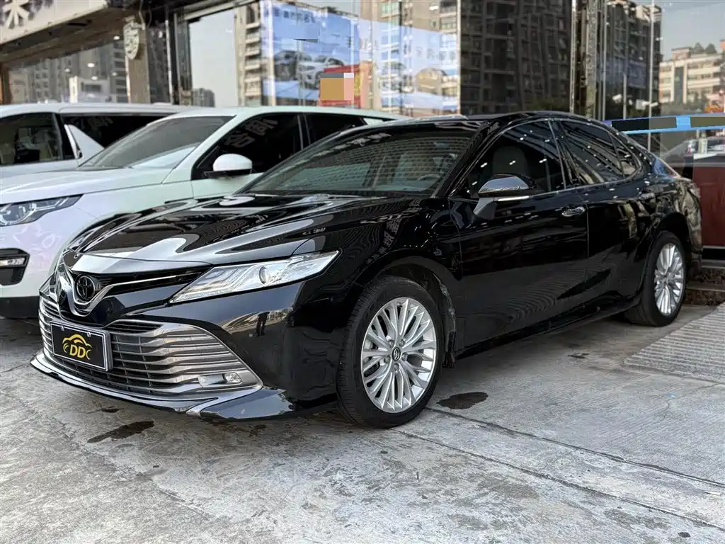 Toyota Camry 2021 2.5G Luxury