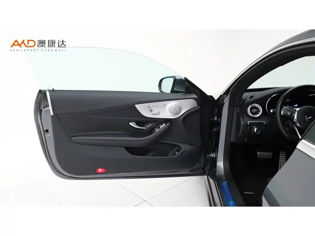 Mercedes-Benz C-Class (Import) — миниатюра 10