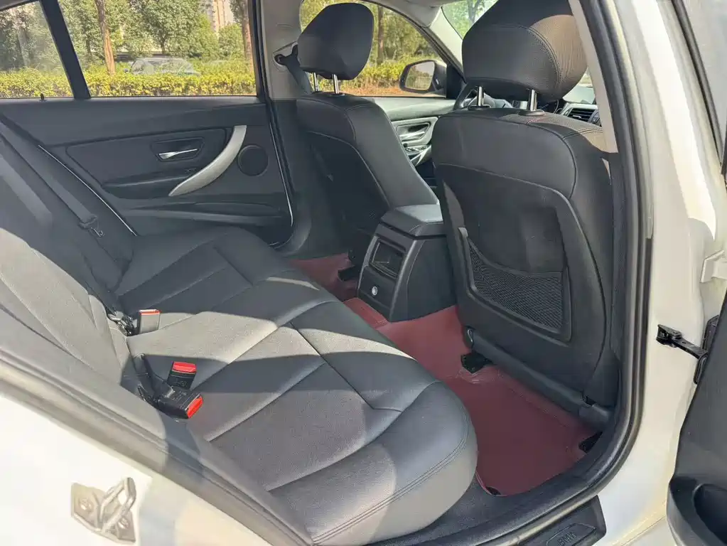 BMW 3 Series — миниатюра 15