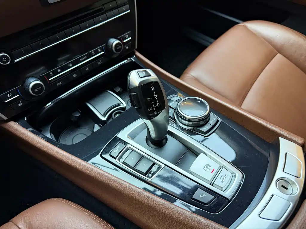 BMW 5 Series GT — миниатюра 17