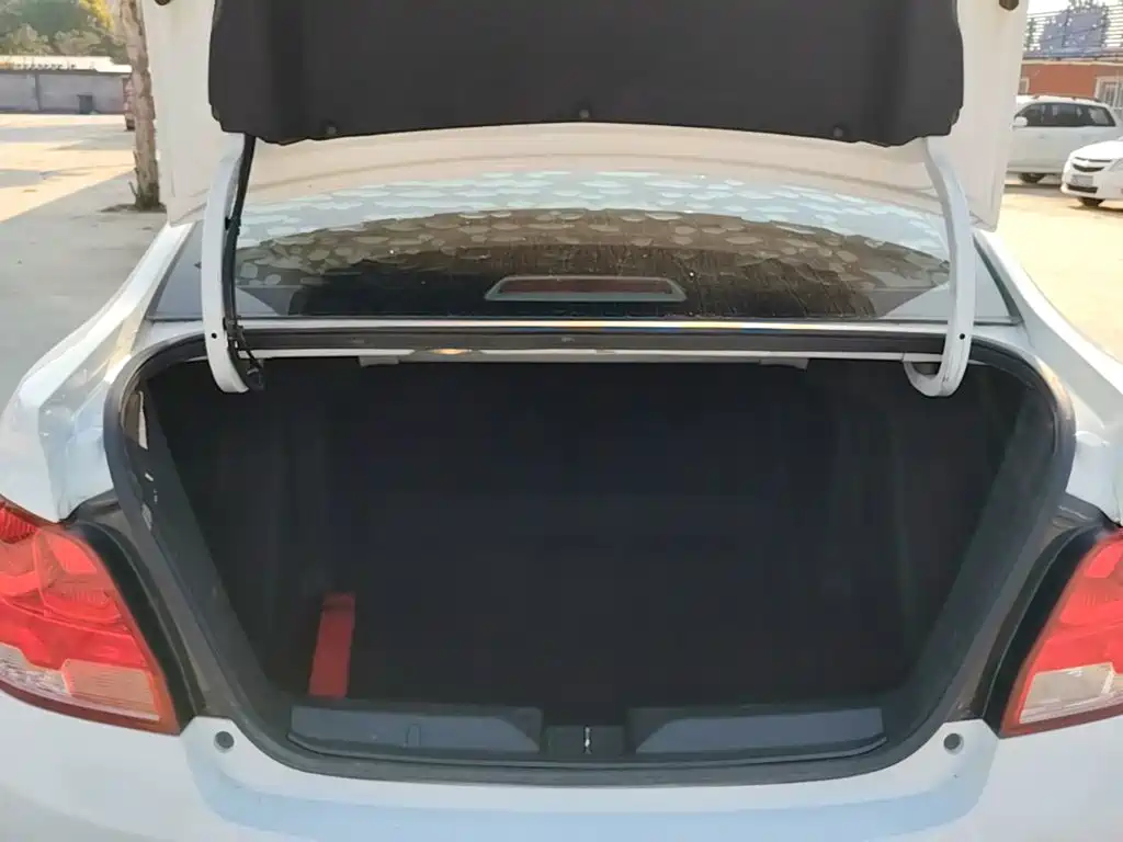 Chevrolet Sail — миниатюра 19