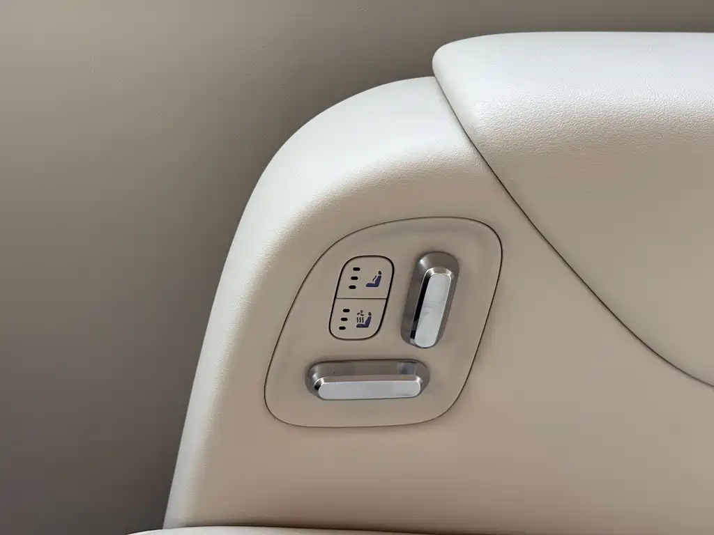 Li Auto Li MEGA — миниатюра 13
