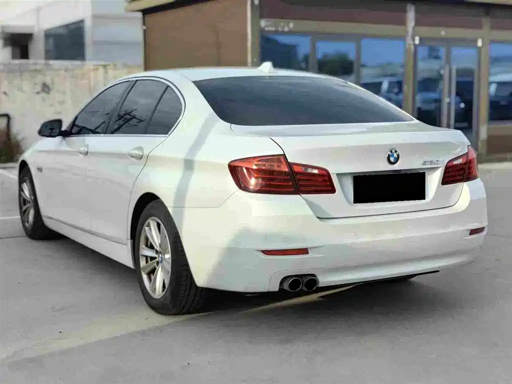BMW 5 Series (Import) — миниатюра 4