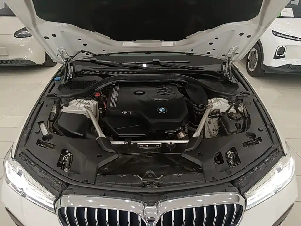 BMW 5 Series — миниатюра 20