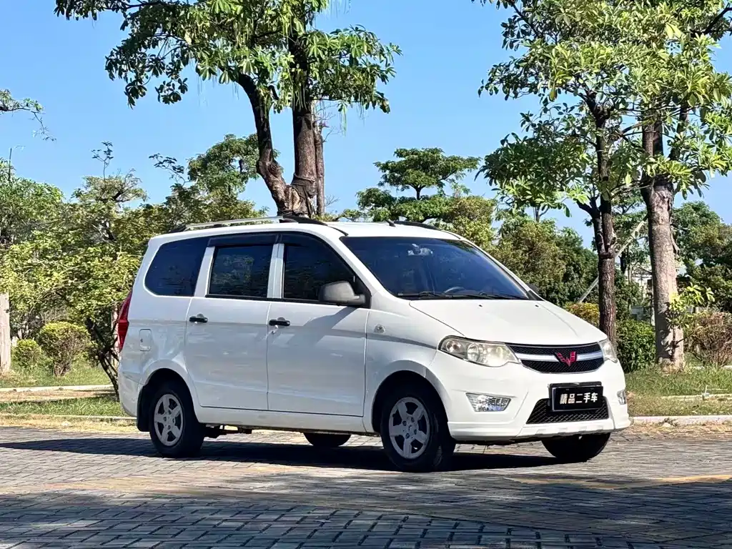 Wuling Hongguang — миниатюра 3