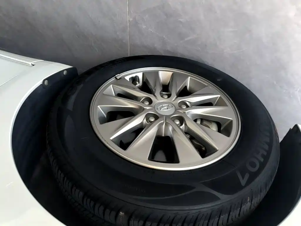 Hyundai Yixing — миниатюра 23