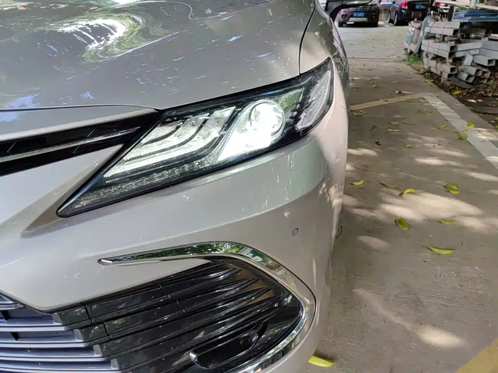 Toyota Camry — миниатюра 24