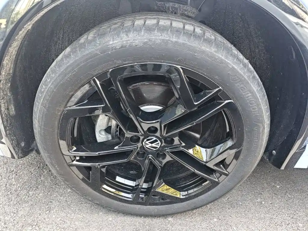 Volkswagen Tiguan L — миниатюра 23