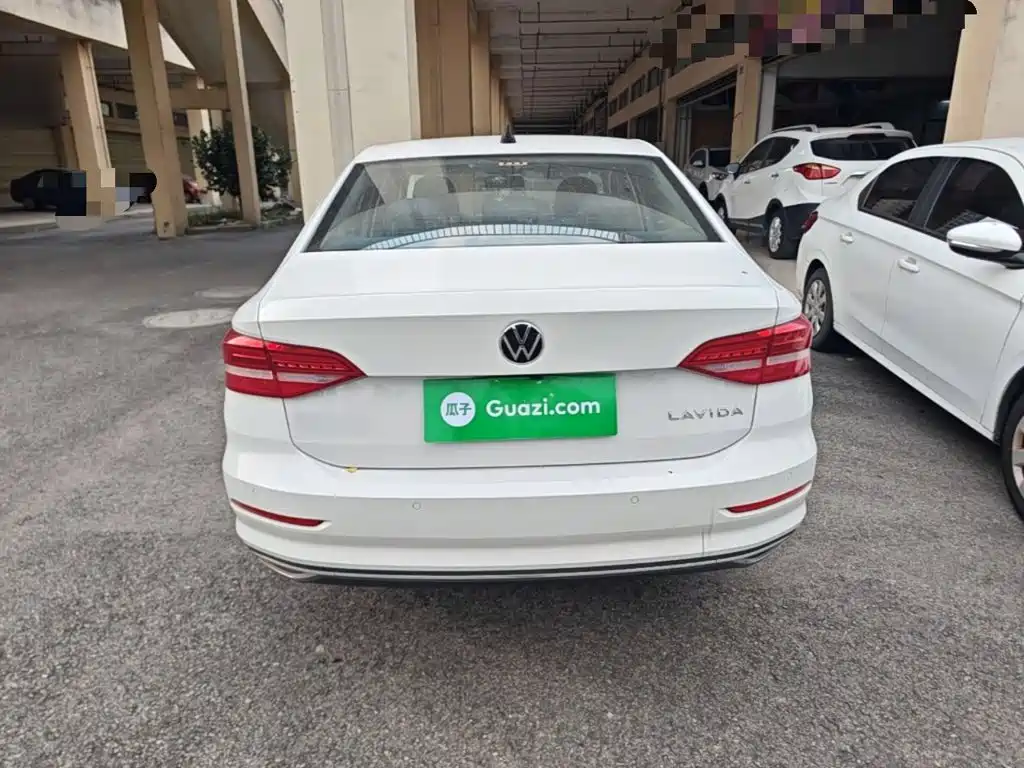 Volkswagen Lavida — миниатюра 6